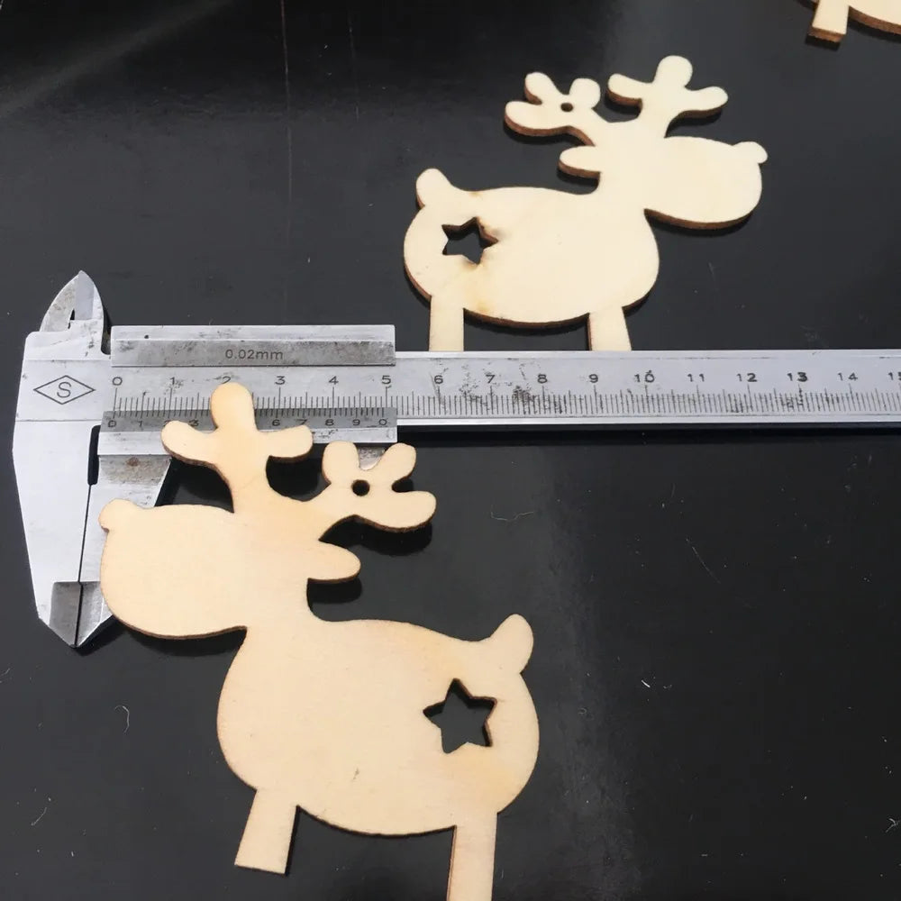 Natürliche Holzanhänger als Deko für Weihnachten und DIY