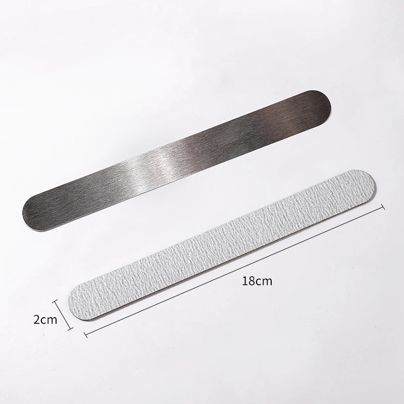 Praktisches Set mit austauschbaren Nagelfeilen für gepflegte Hände