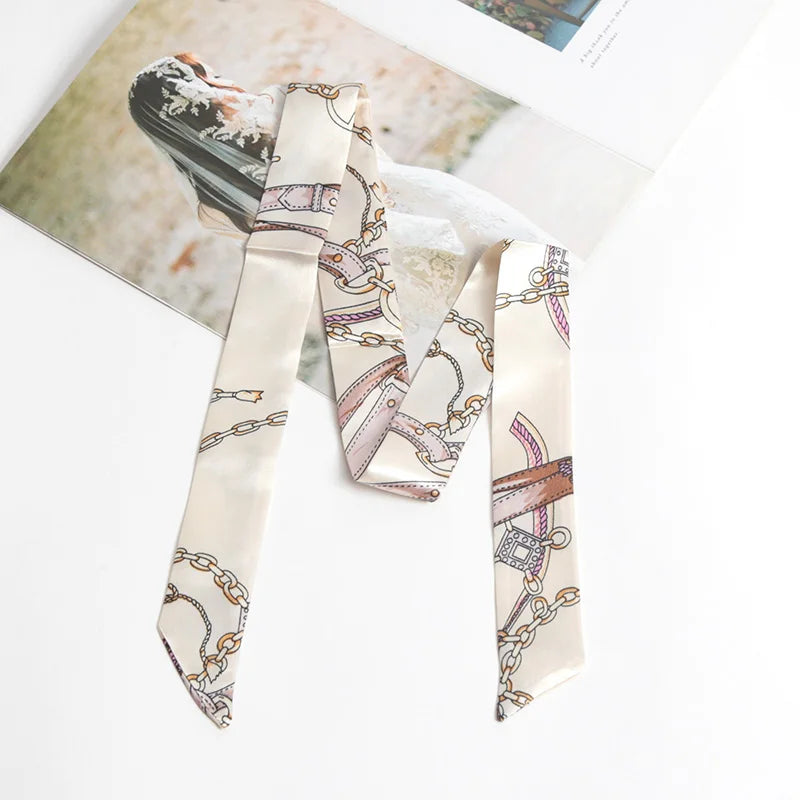 Eleganter Damen Blumen Druck Schal – Vielseitiges Accessoire für Kopf, Tasche