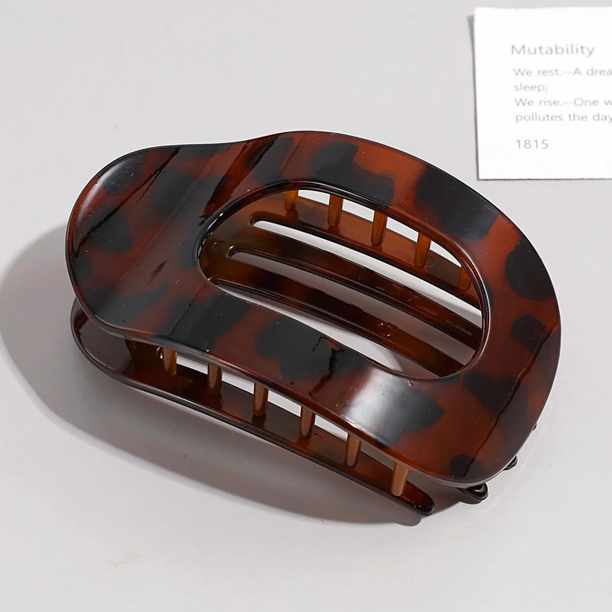 Matte ovale Haarklaue für Frauen – Sichere Frisuren und Eleganz