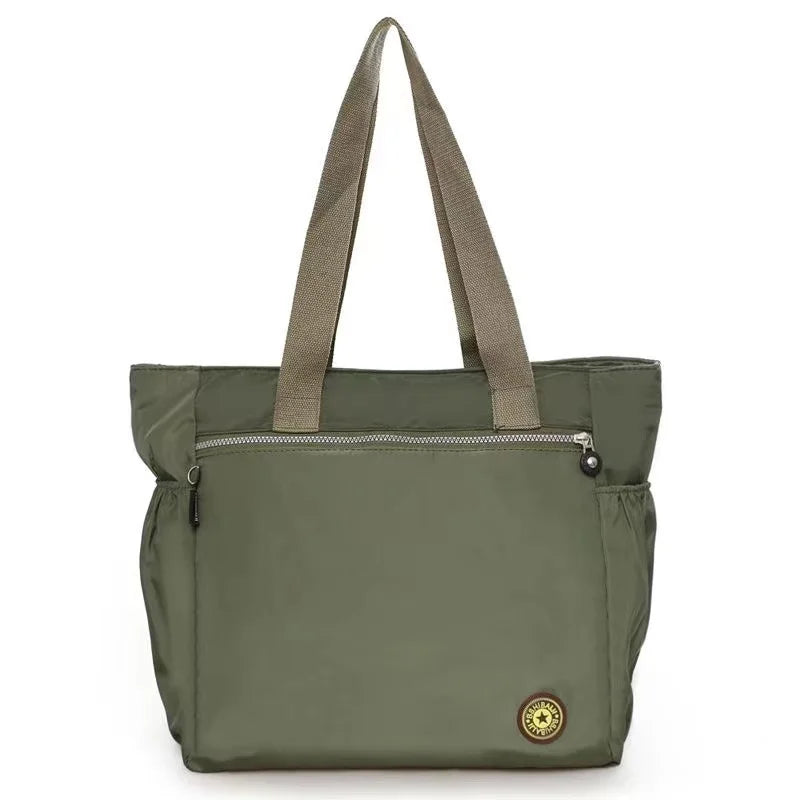 Große Damen Einkaufstasche aus Nylon mit viel Stauraum und praktischem Design