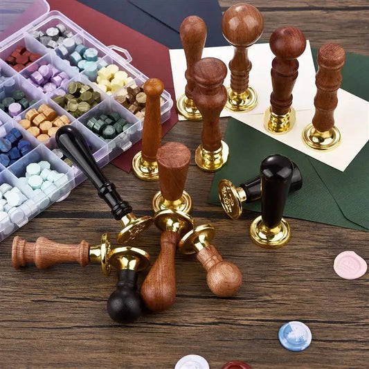 Ergonomische Griffe aus Birnenholz für Stempel und Wachssiegel