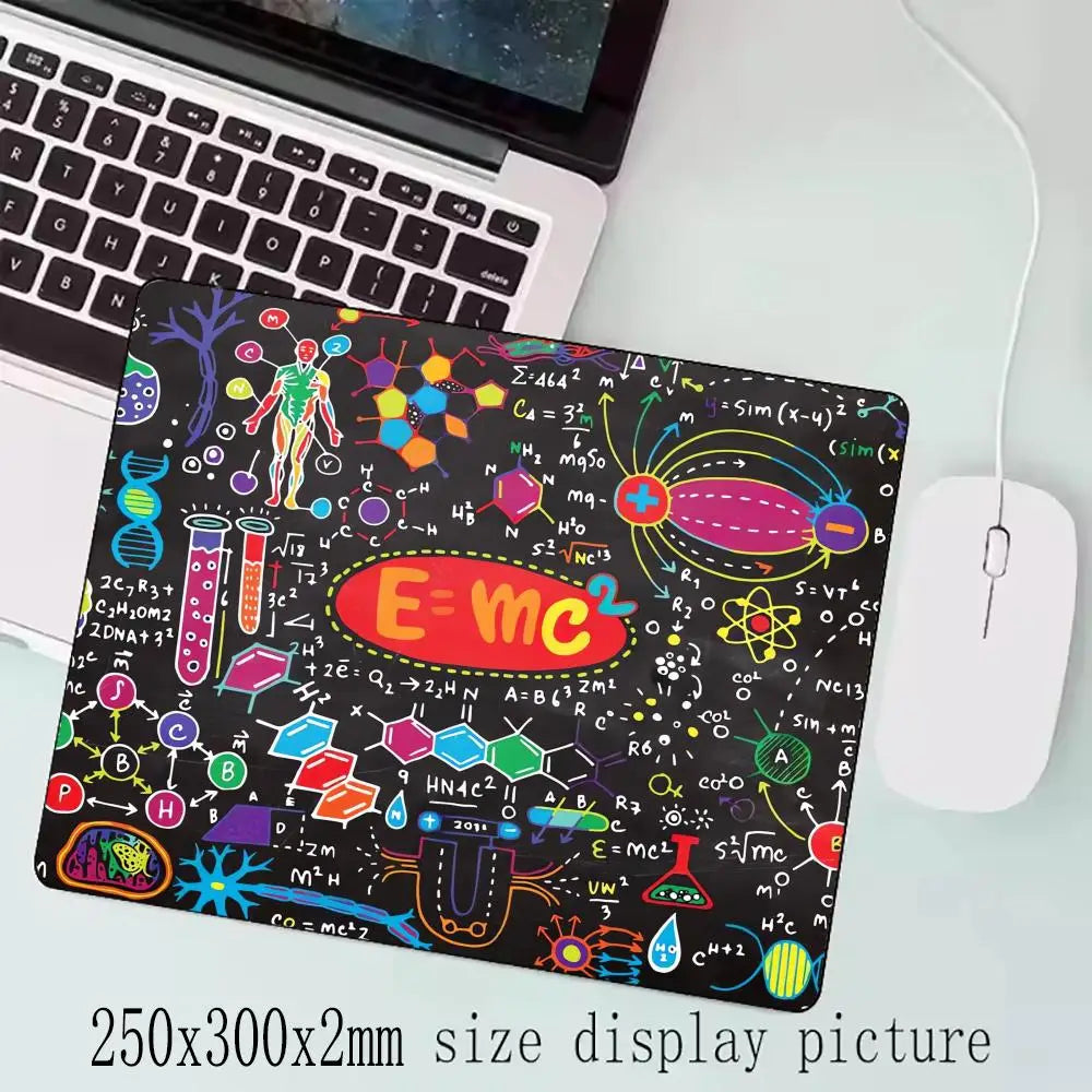 Anti Rutsch Mauspad für Computer Büro und Gaming mit Formel Design