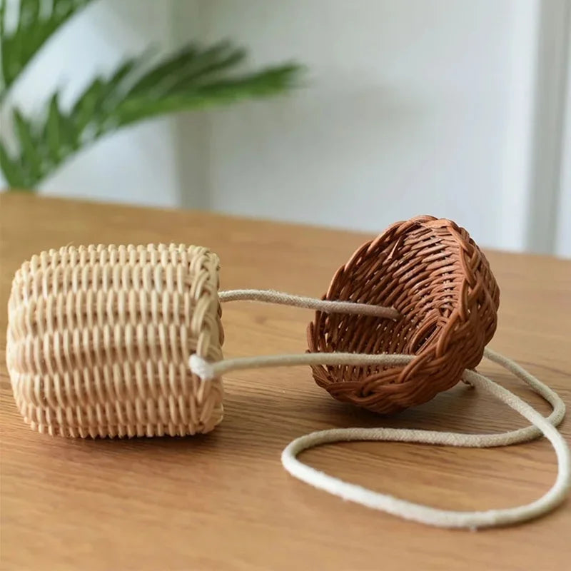 Handgewebter eichelförmiger Aufbewahrungskorb aus Rattan, klein - dekorativ