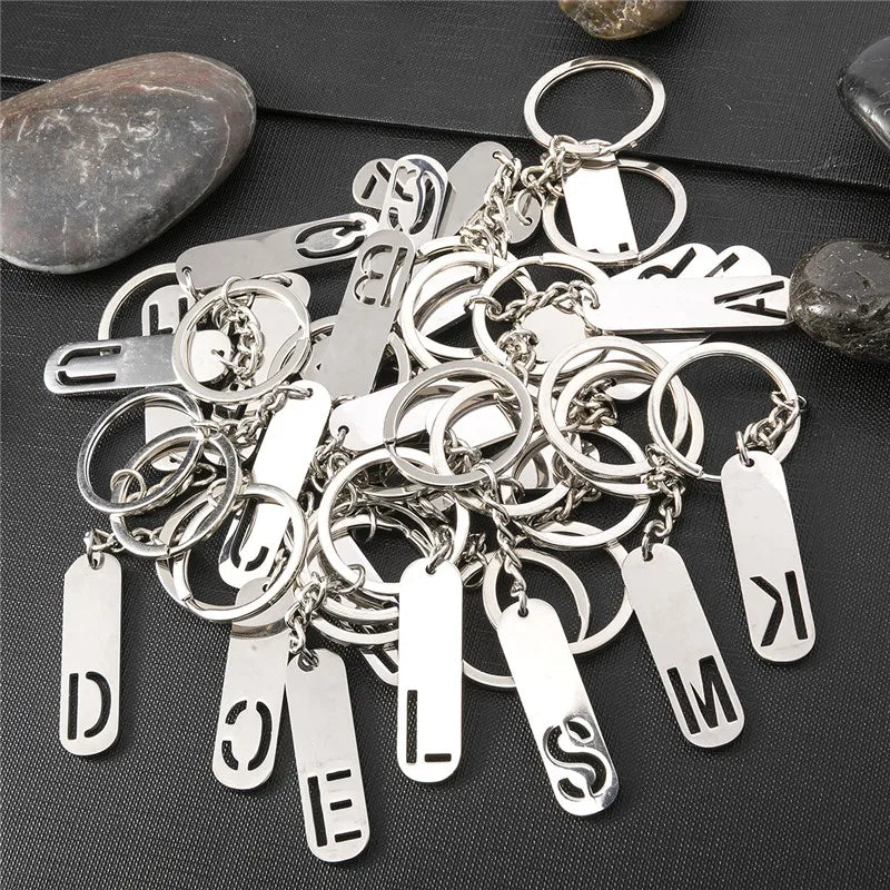 Edelstahl A-Z Buchstaben Schlüsselanhänger Metall Charm Unisex Geschenk