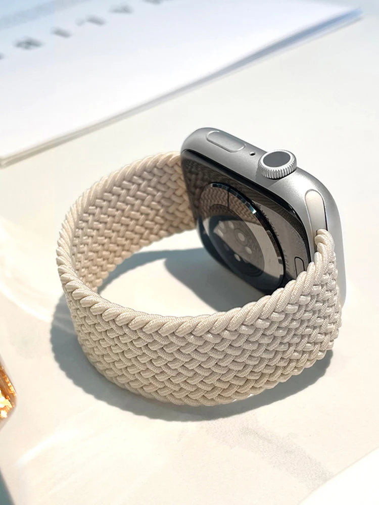 Komfortables Geflochtenes Solo Loop Armband für Apple Watch