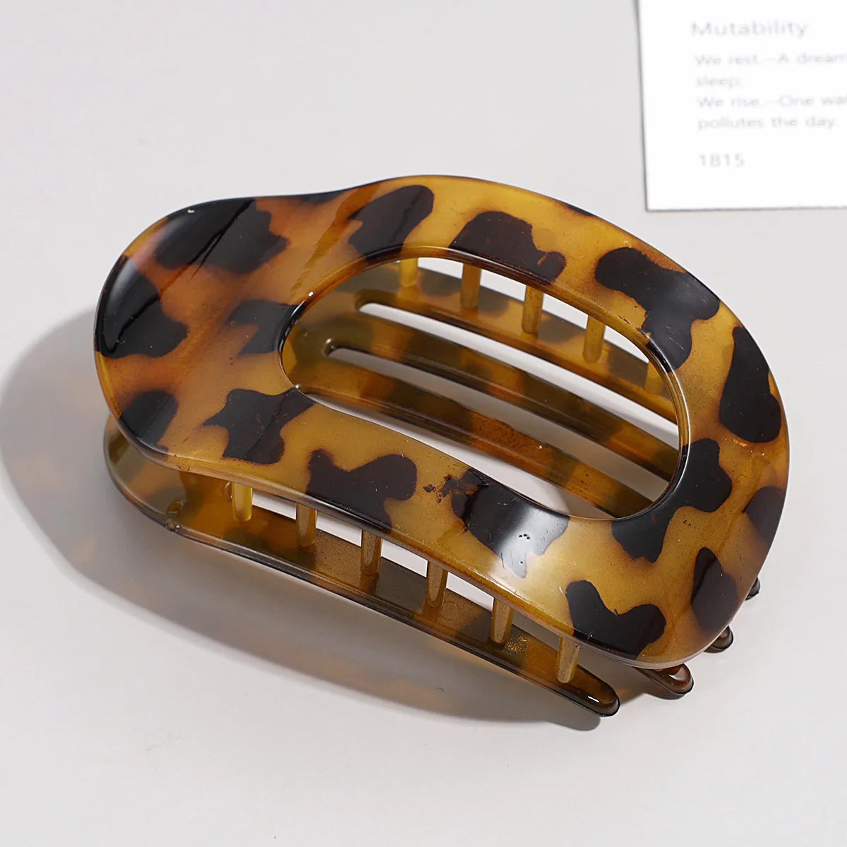 Matte ovale Haarklaue für Frauen – Sichere Frisuren und Eleganz