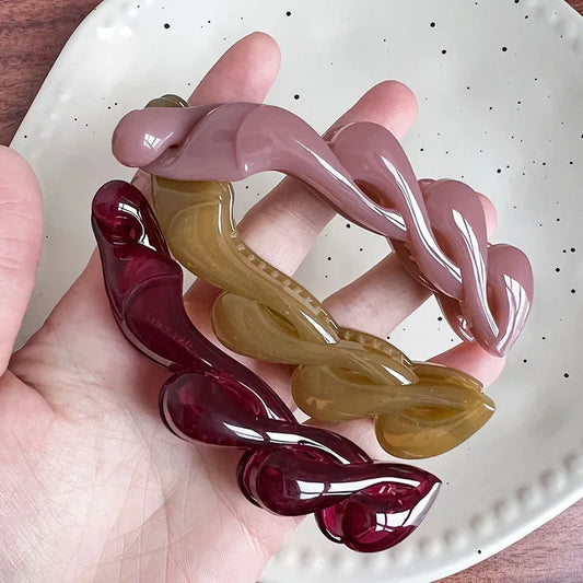 Leichte Bananen Haarspange für ordentliche hohe Pferdeschwänze