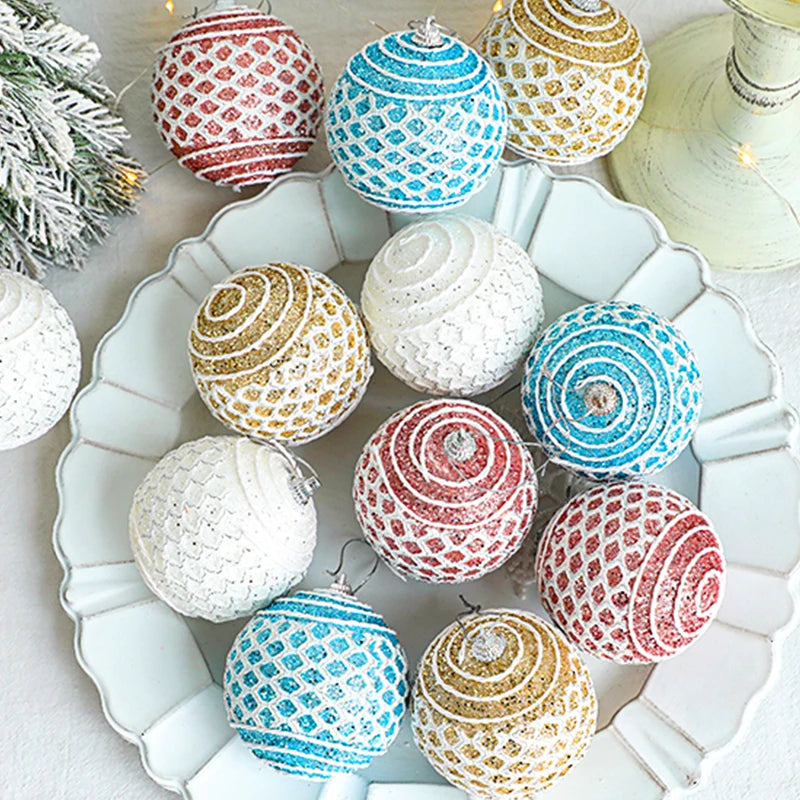 Elegante Weihnachtskugel mit Gittermuster für festliche Dekoration