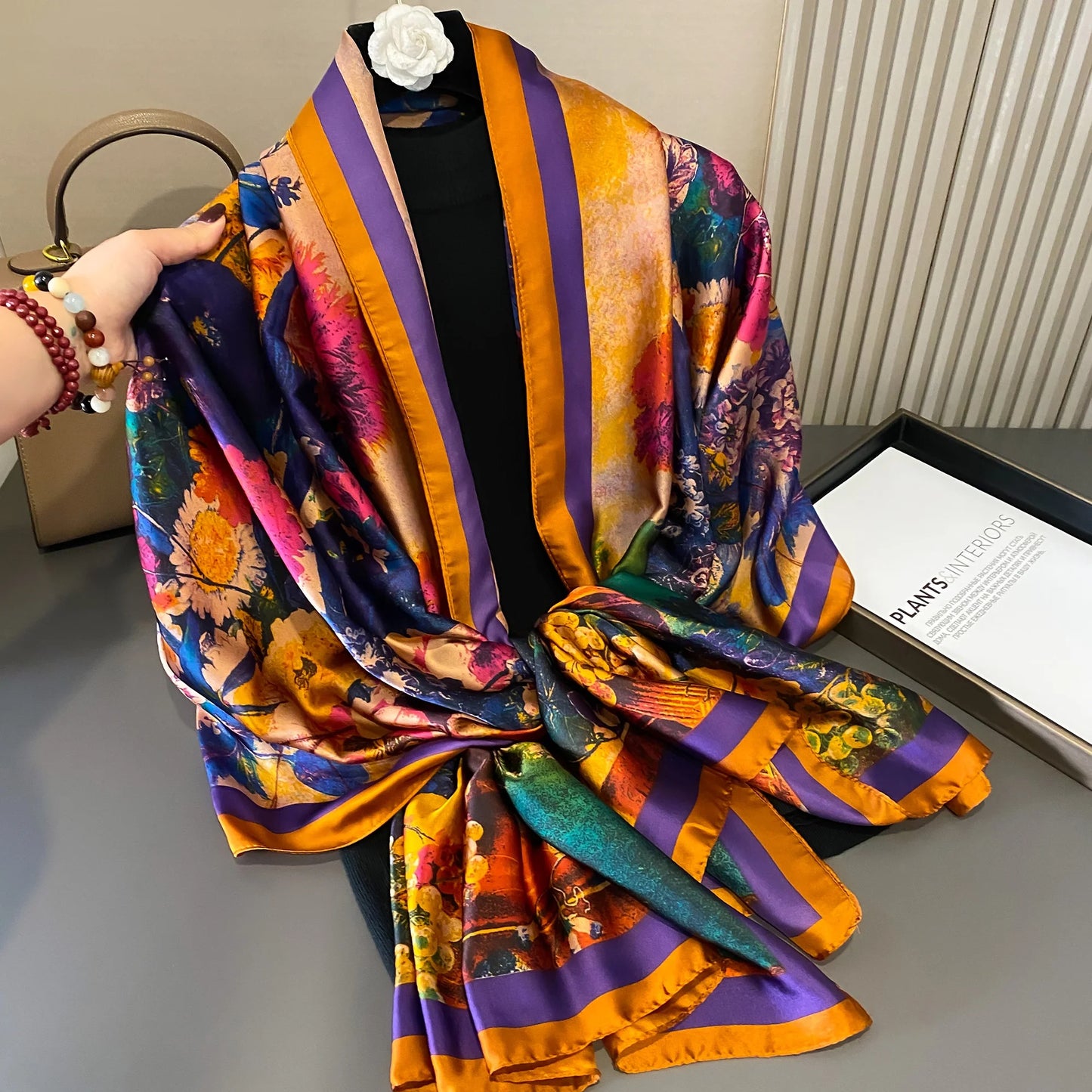 Vielseitiger Damen Schal mit modischem Druckmuster für jede Saison