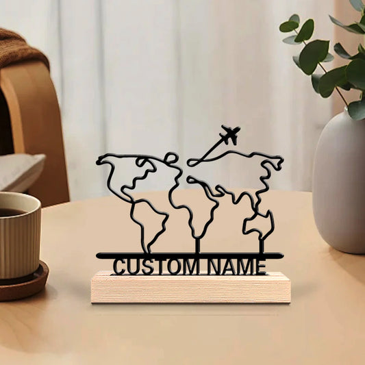 Dekorative runde Weltkarte aus Holz als Tischornament
