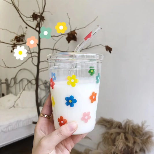Kawaii Erdbeer-Glasbecher mit Deckel und hitzebeständigem Strohhalm