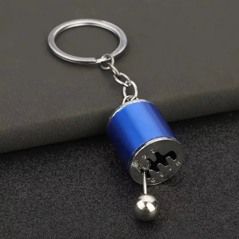 Robuster Edelstahl Schlüsselanhänger im Autoteile-Design – Perfektes Männergeschenk