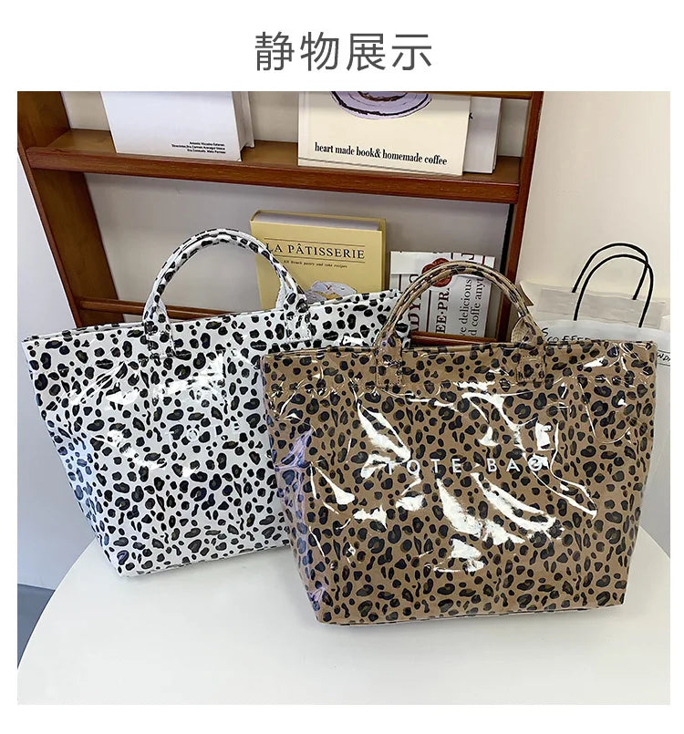 Leichte Damenhandtasche mit großem Fassungsvermögen im Leopardenmuster