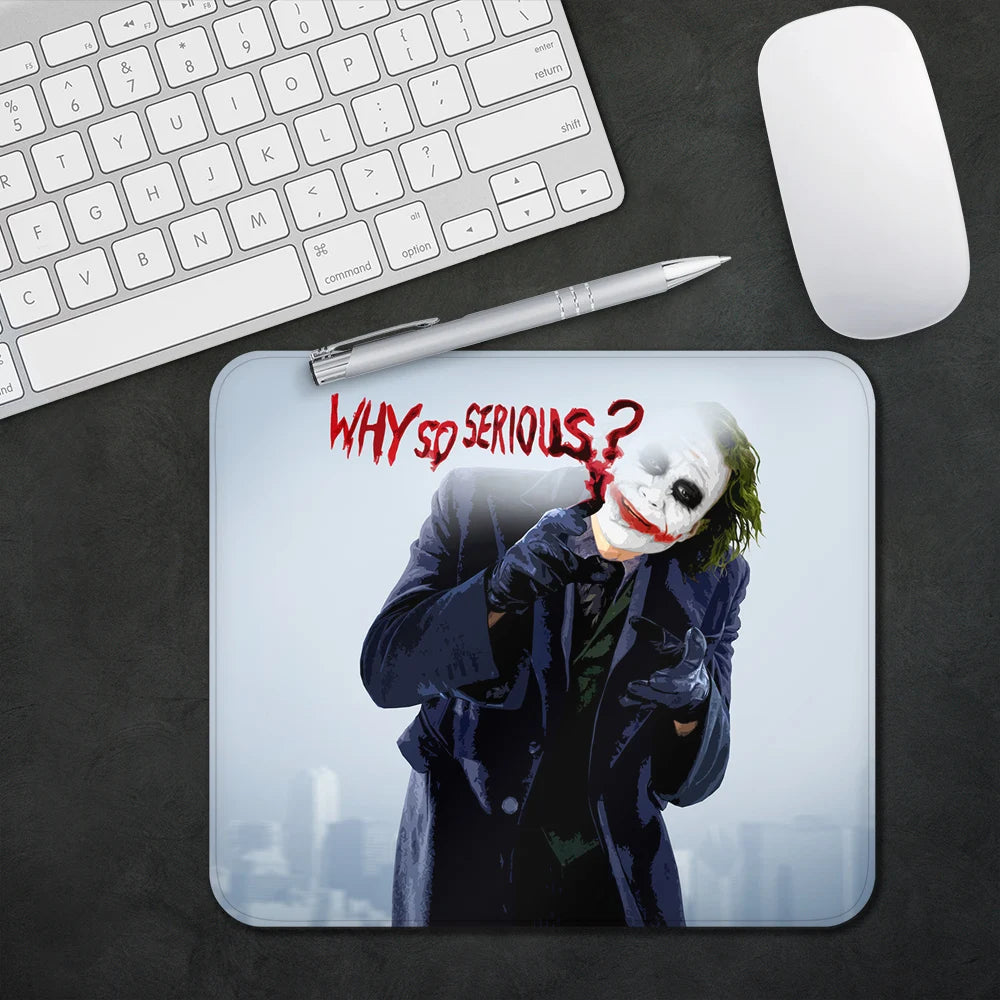 Kompaktes Gaming Mauspad für PC - Büro – Rutschfest und vielseitig