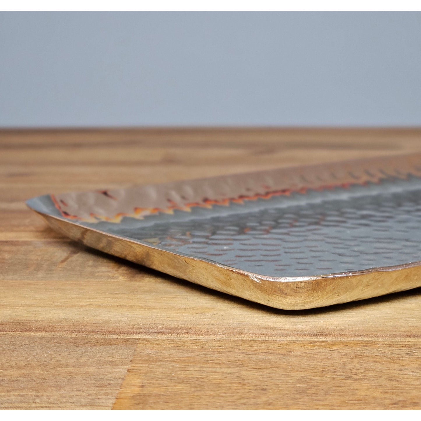 Dekotablett aus Metall 45 cm silber mit Hammerschlägen