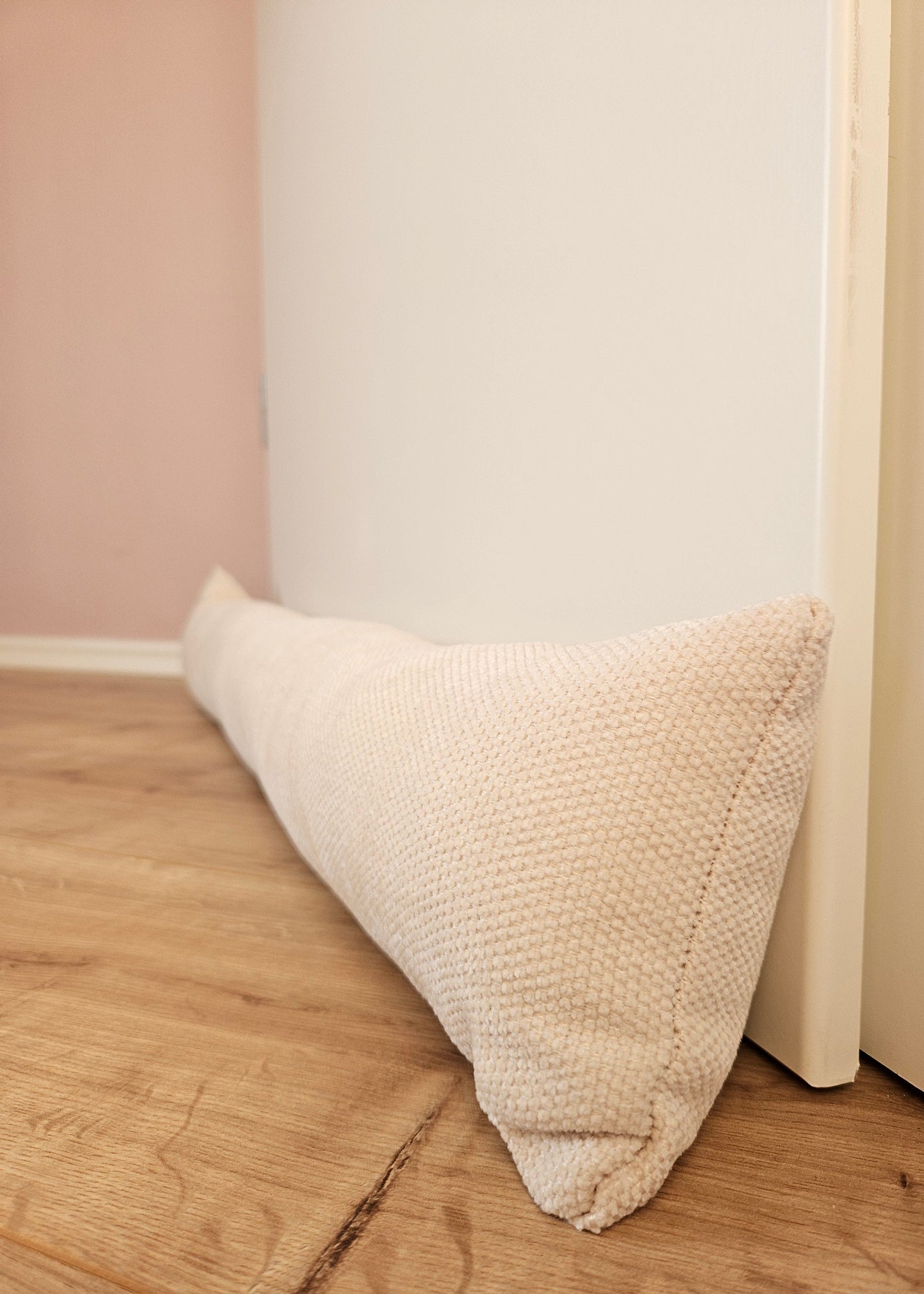 Kuscheliger Zugluftstopper für Türen und Fenster in edlen Farben