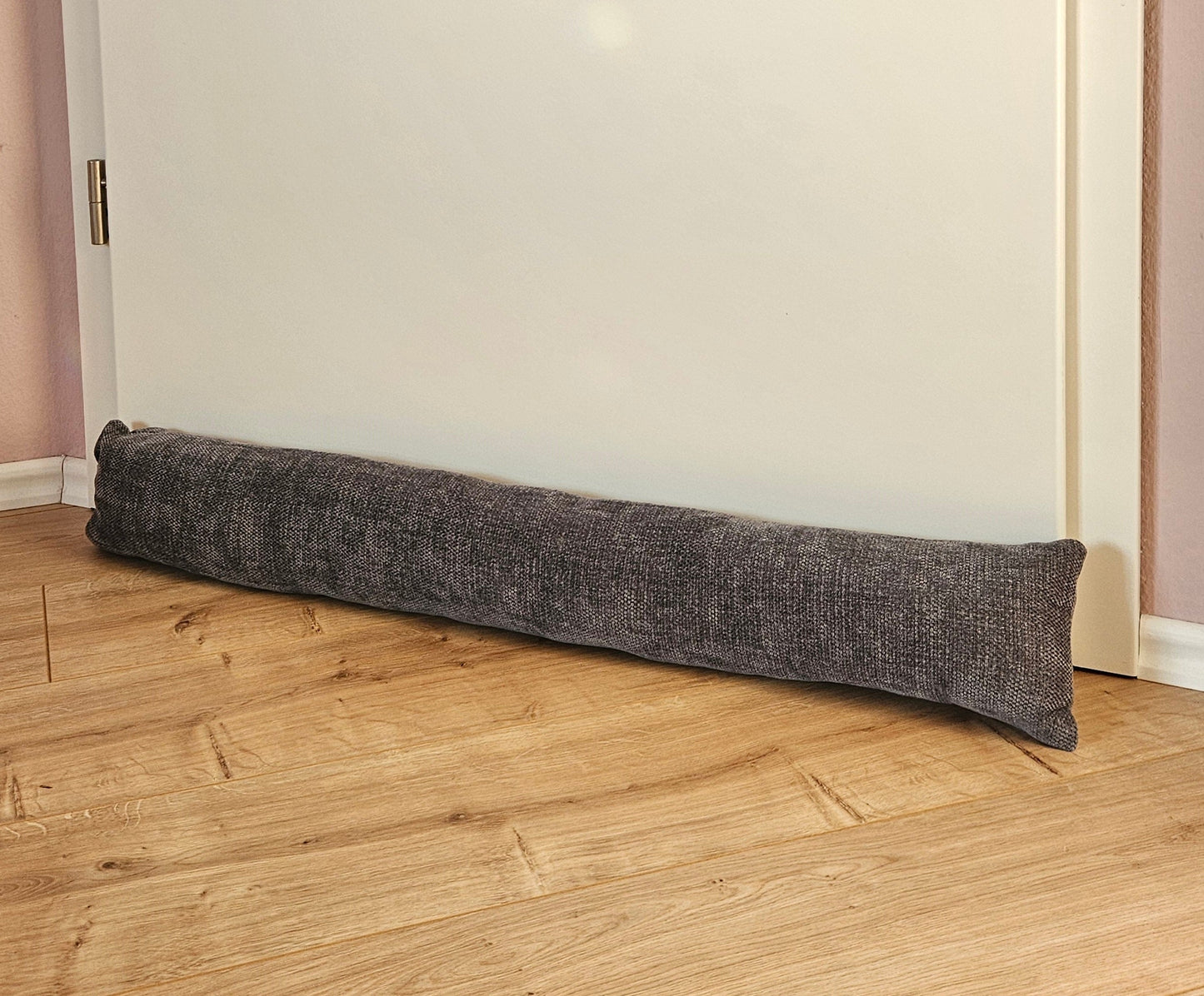 Kuscheliger Zugluftstopper für Türen und Fenster in edlen Farben