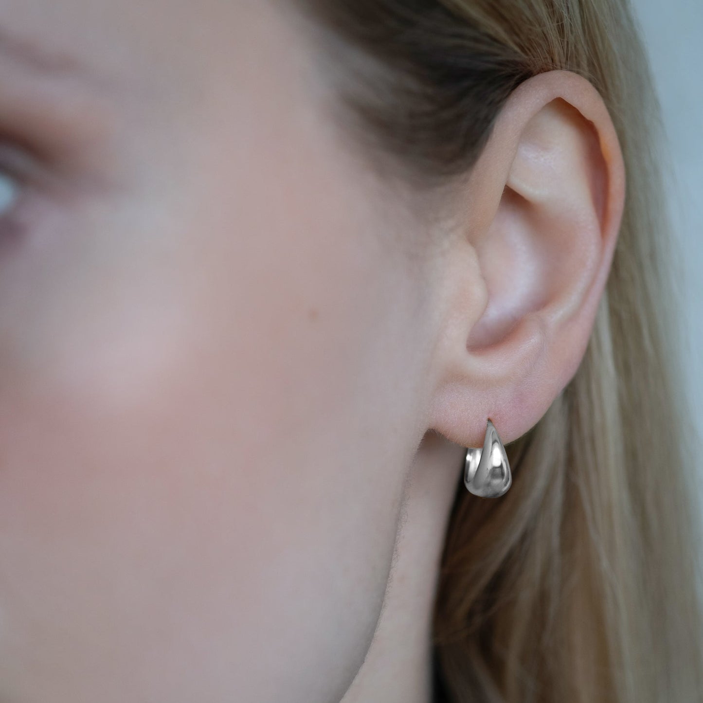 Creole Nara Light – Minimalistische Ohrringe aus 925 Silber-Studio Karl