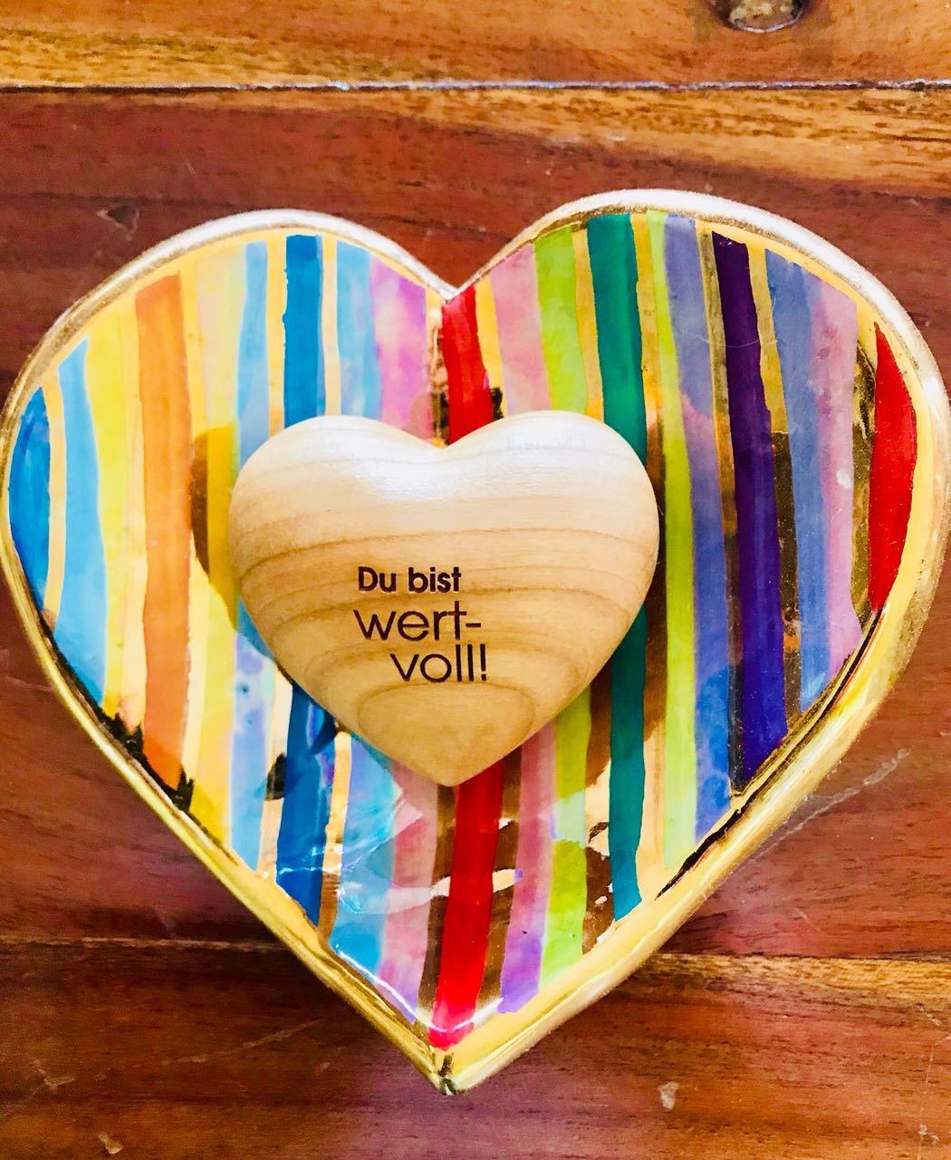 Handschmeichler Holzherz aus Obstholz als persönliches Geschenk