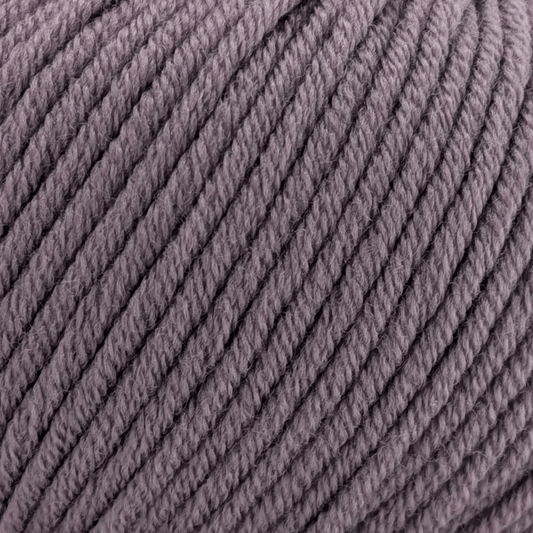 Weiche extrafeine Merinowolle in staubigem Lila