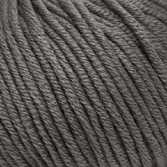 Weiches Garn aus extrafeiner Merinowolle in Französisch Grau