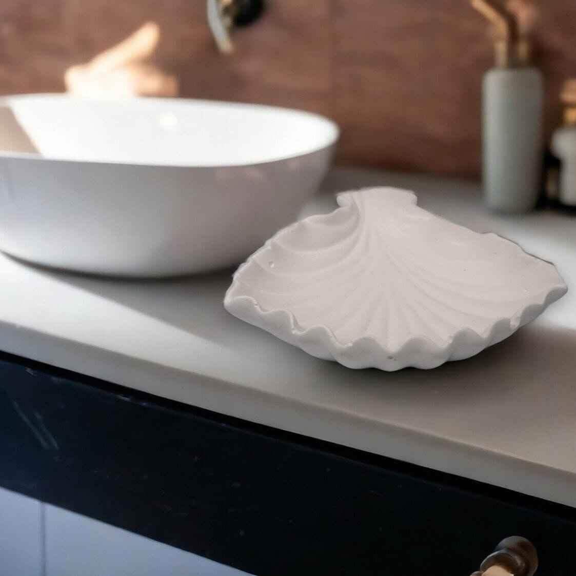 Handgefertigte Jakobsmuschel Schale für maritimes Wohnambiente