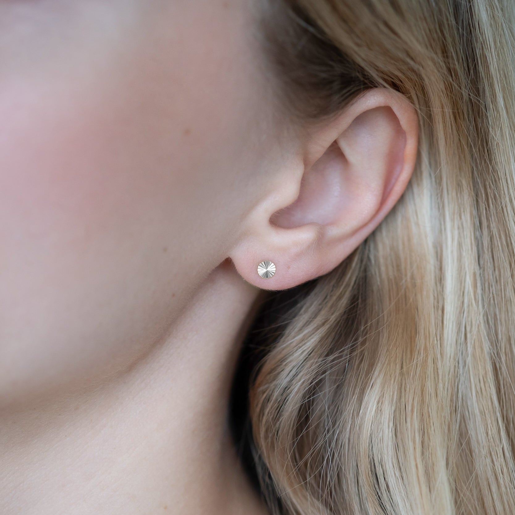 Aura Ohrstecker aus 925 Sterling Silber mit Goldplattierung-Studio Karl