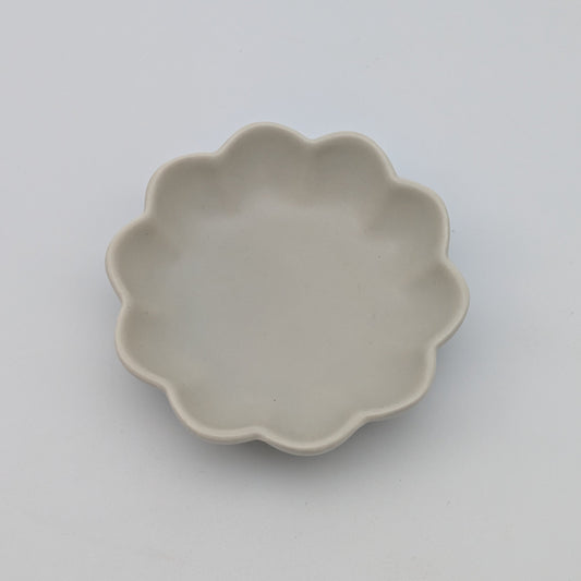 Untersetzer Blüte beige Hochwertiges Teegeschirr für stilvolles Ambiente