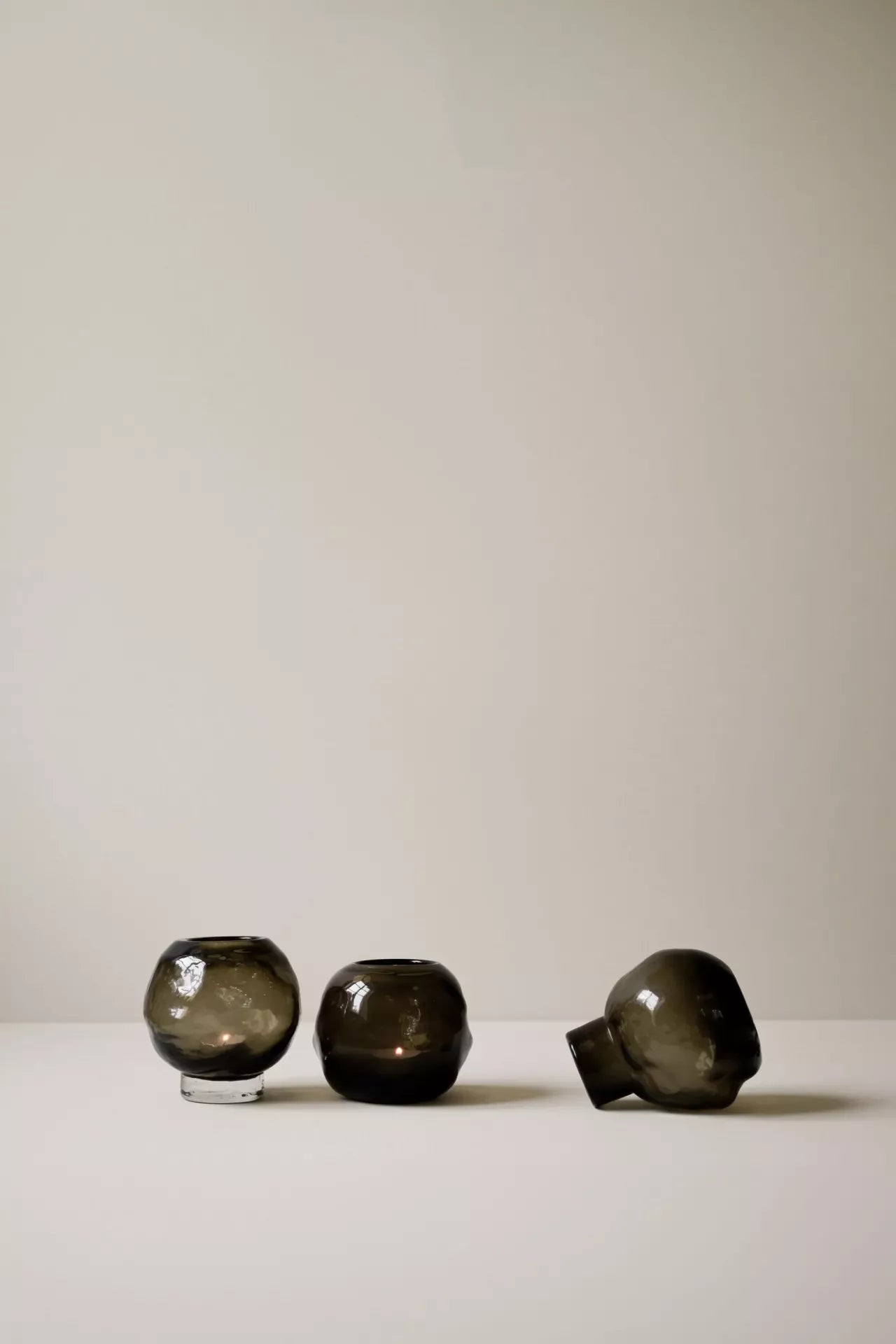 Bunch Mini Windlicht auf Fuß aus Glas in Braun 12 cm-Verdancia