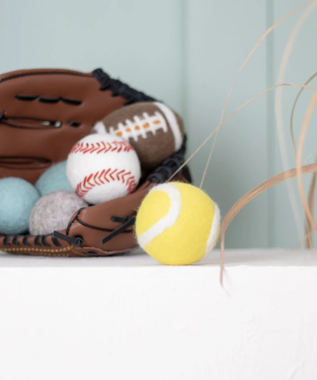 BUDDY. Hundespielzeug aus Schafwolle "Tennisball"-BUDDY. Hundezubehör