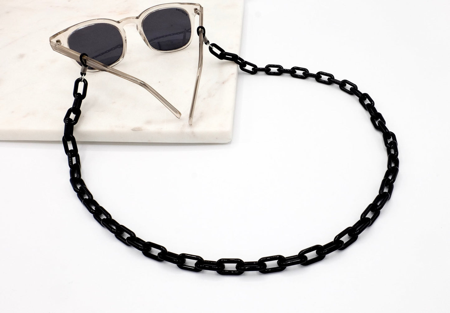 Stylische Brillenkette aus Acryl mit verstellbaren Gummihalterungen Schwarz